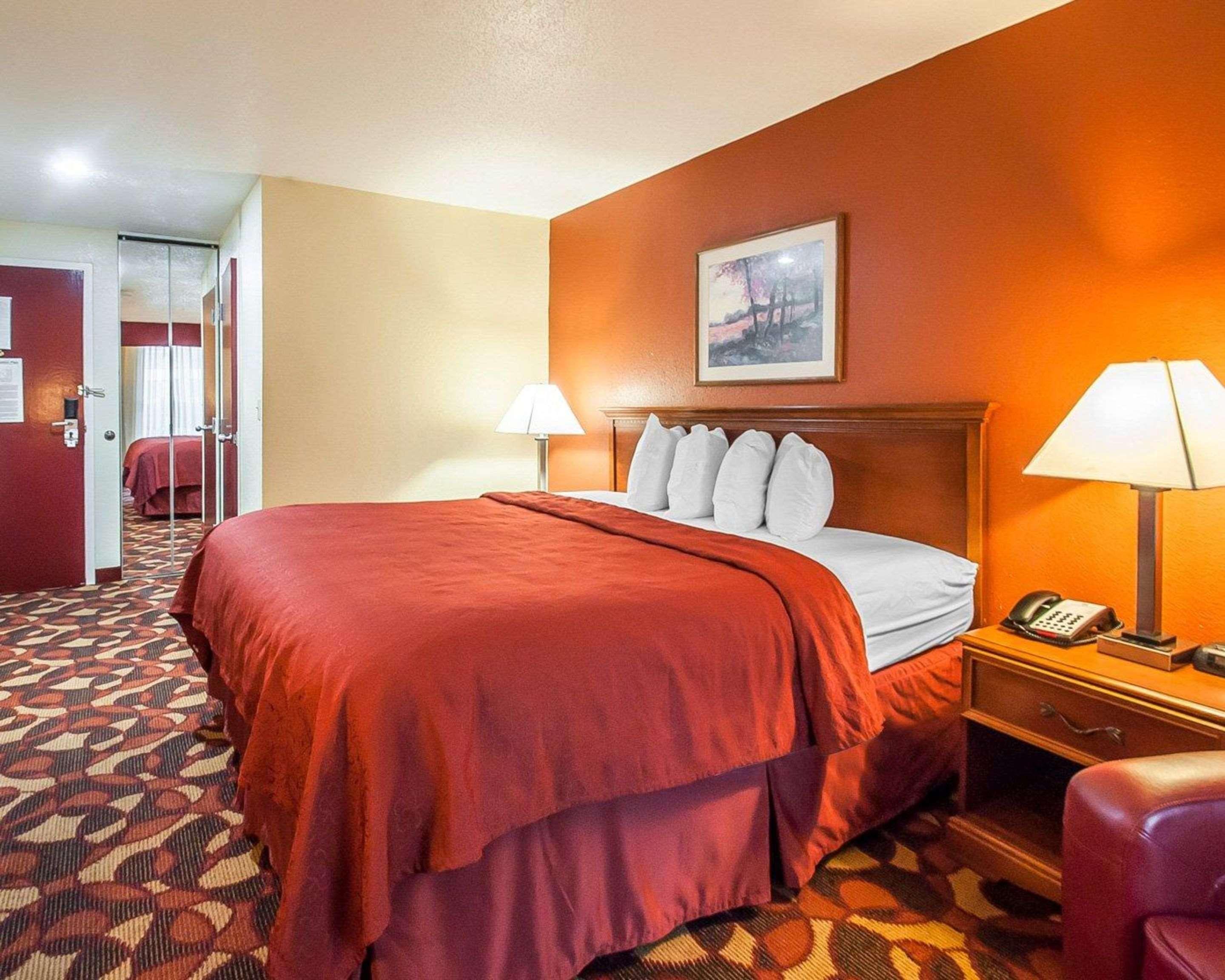 Quality Inn & Suites Kansas City I-435N Near Sports Complex Exteriér fotografie